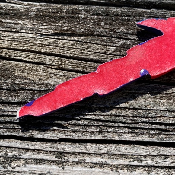 Colorful Parrot Pin - Picture 5 of 6